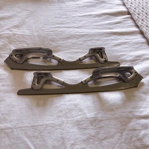 John Wilson Gold Seal Revolution Blades 9.25